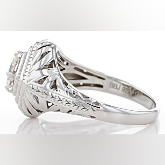 Strontium Titanate is a Man Made Gemstone with brighter Refractive Properties - Picture 2 of 7